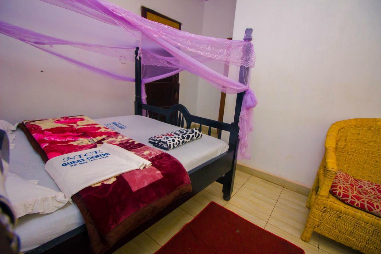 Nice Guest House Jinja Bagian luar foto
