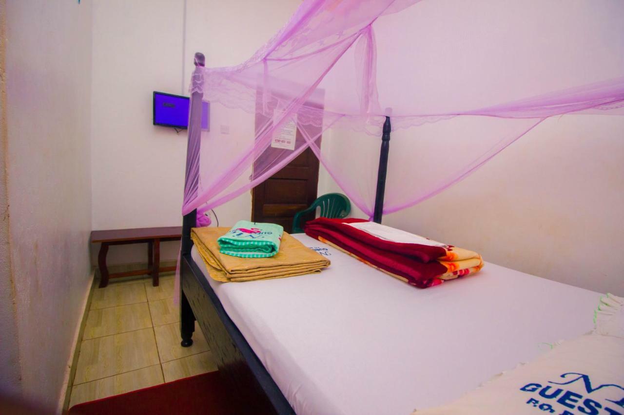 Nice Guest House Jinja Bagian luar foto